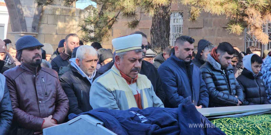 Yangında hayatını kaybeden işçi toprağa verildi