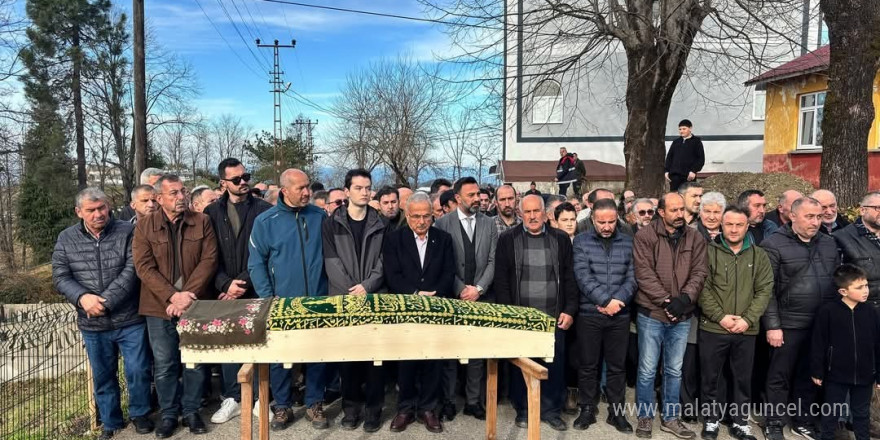 Yangında ölen 94 yaşındaki kadın toprağa verildi