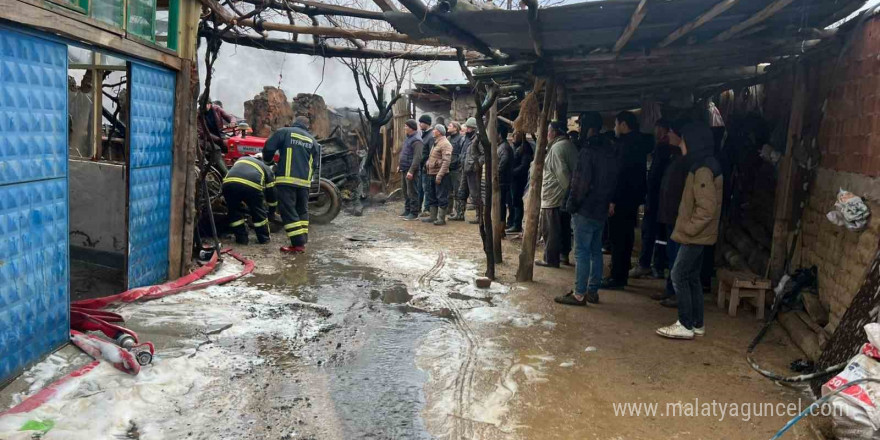 Yangında tarım aletleri ve ev kullanılamaz hale geldi