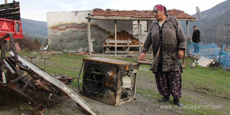 Yaşlı çift kış günü evsiz kaldı: 