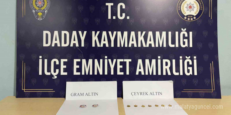 Yaşlı çifti dolandıran ’sahte jandarmalar’ polisten kaçamadı