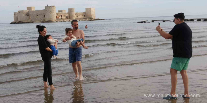 Yazı bitmeyen şehir Mersin: Kasımda deniz keyfi