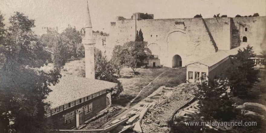 Yedikule Hisarı’ndaki ecdat mirası Fatih Mescidi’nin ihya çalışmalarında sona gelindi