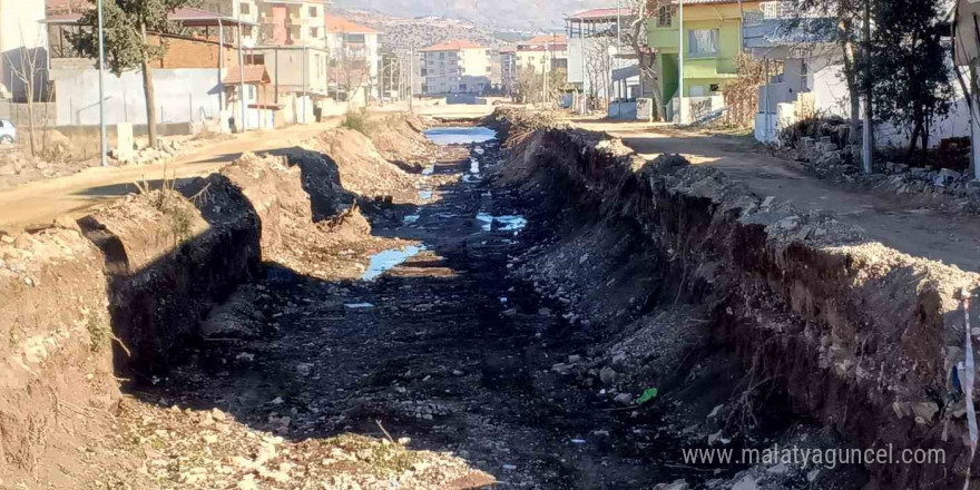 Yemişen deresinde iyileştirme çalışmaları devam ediyor