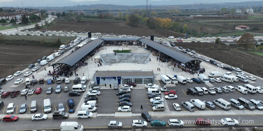 Yenikent bölgesine Giyim ve Kumaş Pazarı açıldı