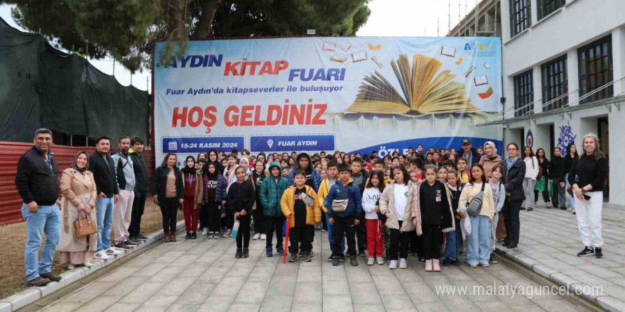 Yenipazar Belediyesi’nden ilçede yaşayan vatandaşlara kitap fuarı gezisi