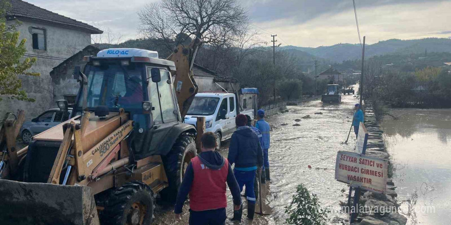 Yenipazar’da meydana gelen sele belediye ekiplerinden hızlı müdahale