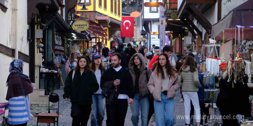 Yerli turistler Odunpazarı’nda yoğunluk oluşturdu