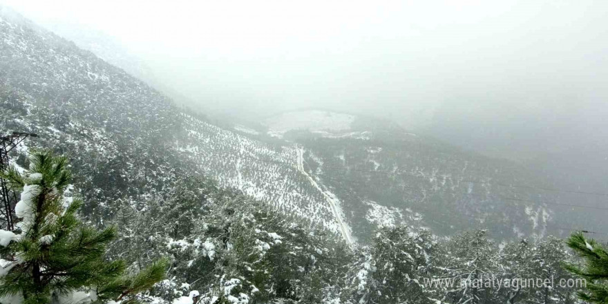 Yılanlı Dağı’nın kış manzarası mest etti