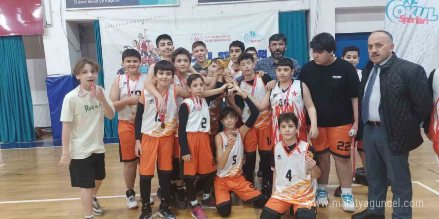 Yıldız basketbolda şampiyon 15 Temmuz Şehitleri Ortaokulu oldu