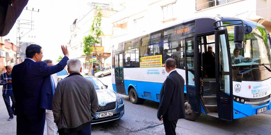 Yılmaz, Karşıyaka bölgesinde vatandaşlarla buluştu