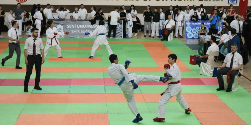 Yldırım Belediyesi karate şampiyonasına ev sahipliği yapıyor