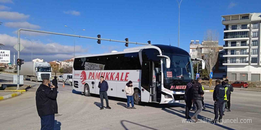 Yolcu otobüsünün çarptığı yaya ağır yaralandı