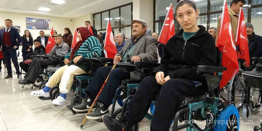 Yozgat’ta 20 engelliye tekerlekli sandalye dağıtıldı