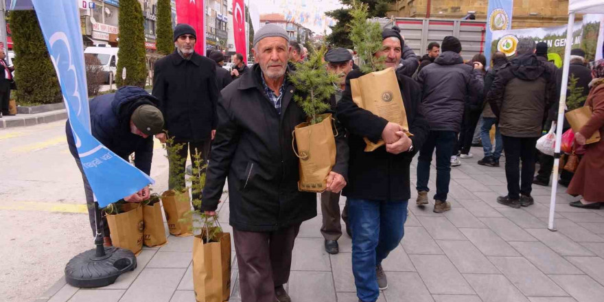 Yozgat’ta 30 bin fidan dağıtıldı