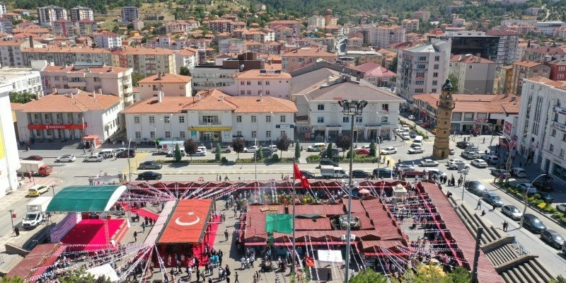 Yozgat’ta İşyurtları Ürün ve El Sanatları Fuarı ziyaretçi akınına uğradı