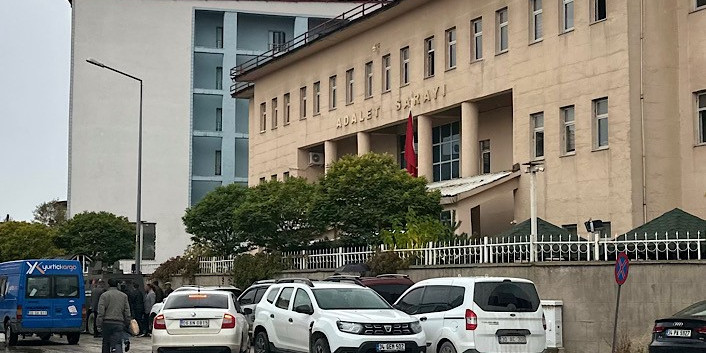 Yüksekova’da evrakta sahtecilik operasyonunda gözaltına alınan 16 kişiden 5’i tutuklandı