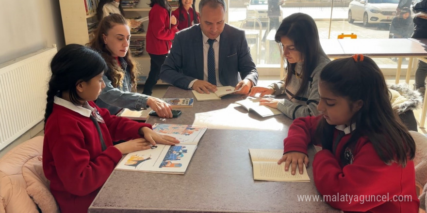 Yüksekova’da öğrencilere kütüphane tanıtımı yapıldı