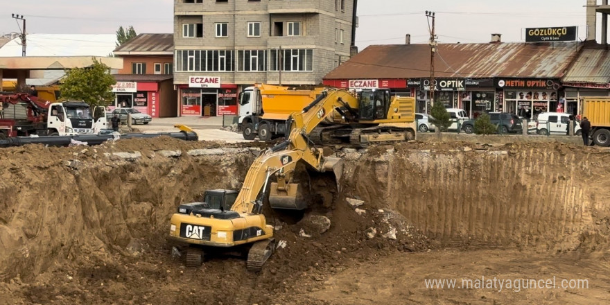 Yüksekova’da yapılacak 100 yataklı hastanenin inşaat çalışmalarına başlandı