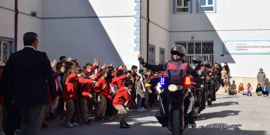 Yunus Timleri’nden ilkokul öğrencilerine nefes kesen gösteri