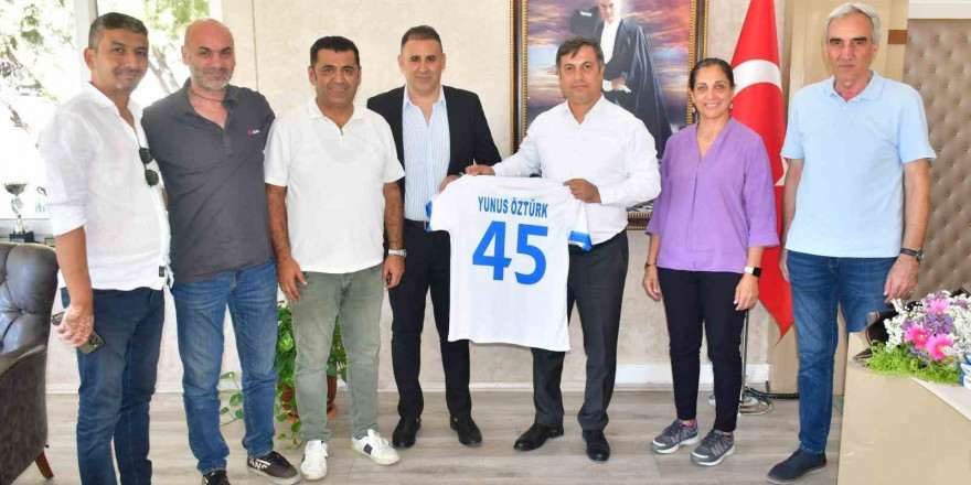 Yunusemre Belediyespor’dan İl Müdürü Yunus Öztürk’e ziyaret