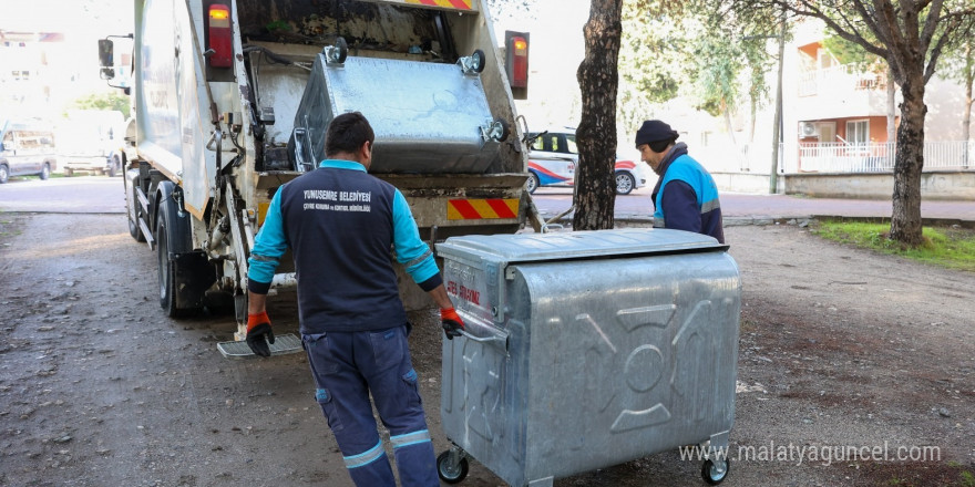 Yunusemre’de çöp konteynerleri yenileniyor