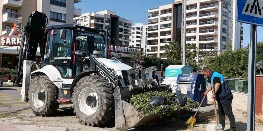 Yunusemre’de temizlik çalışmaları artarak devam ediyor