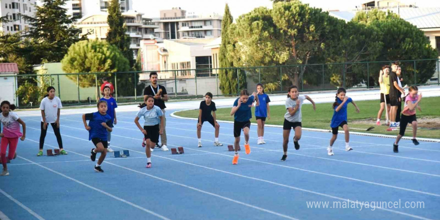 Yunusemreli atletler madalyaları topladı