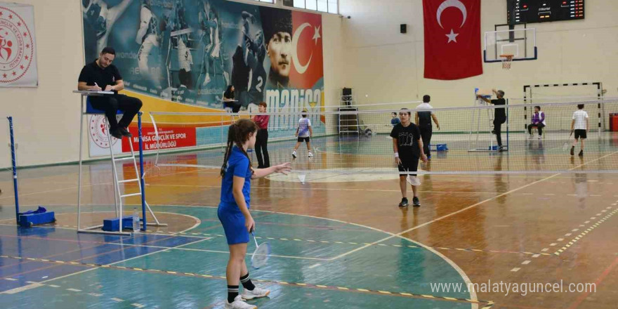 Yunusemreli badmintonculardan 8 madalya