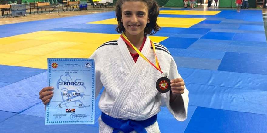 Yunusemreli judocu Rabia Tekin Balkan 3’üncüsü oldu