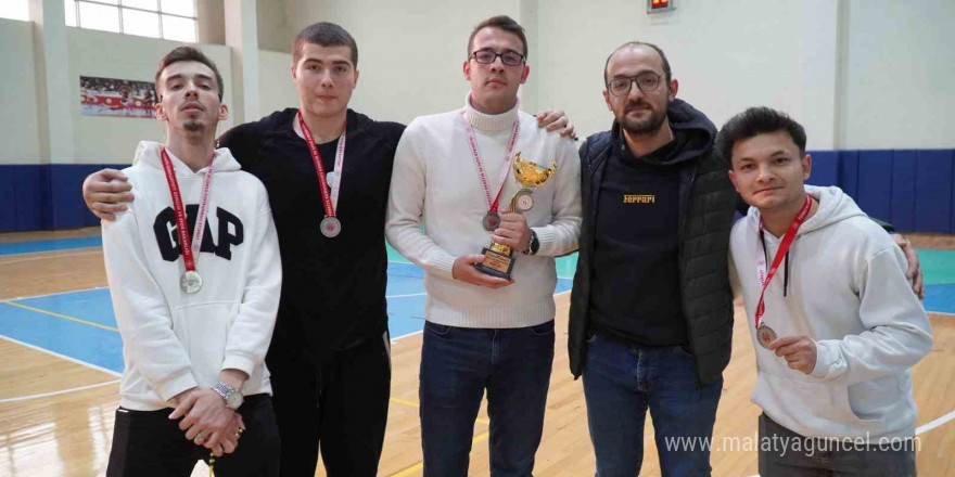 Yurt Lig voleybol ve futsal erkekler müsabakaları Manisa’da tamamlandı