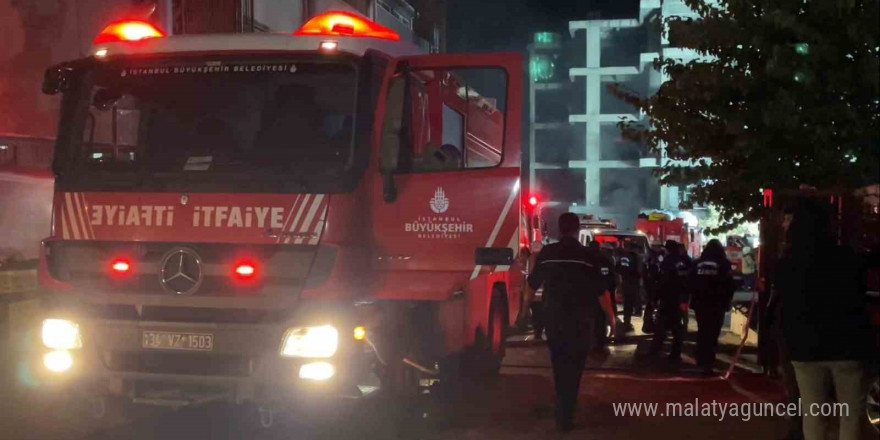 Zeytinburnu’nda iş merkezindeki yangını söndürme çalışmaları sürüyor