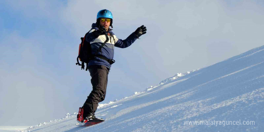 Zigana’nın zirvelerinde snowboard keyfi