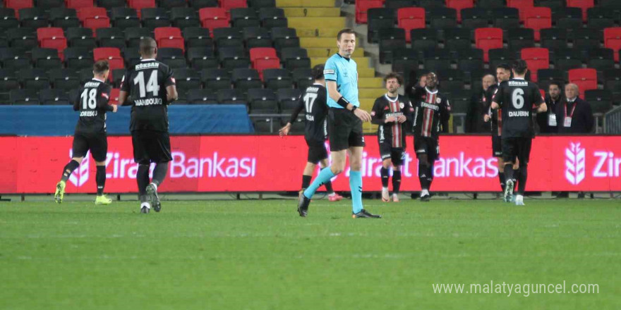 Ziraat Türkiye Kupası: Gaziantep FK: 1 - İstanbulspor: 0 (İlk yarı)