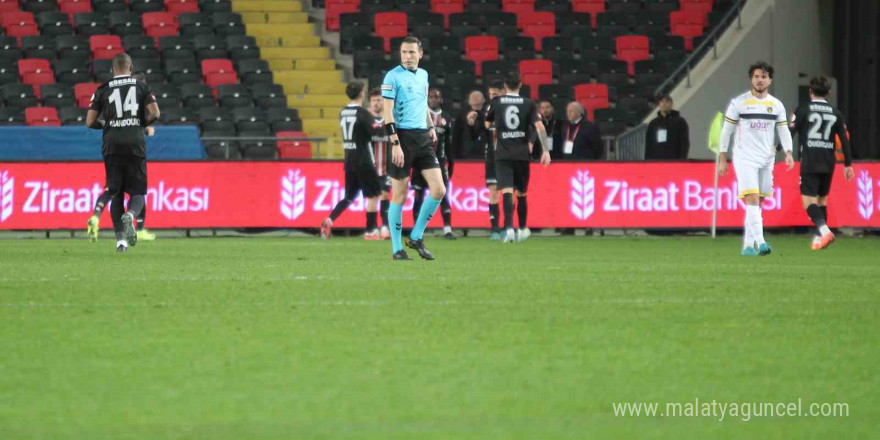 Ziraat Türkiye Kupası: Gaziantep FK: 1 - İstanbulspor: 0 (İlk yarı)