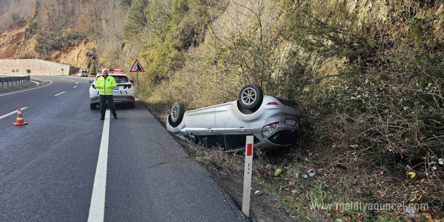 Zonguldak-Ereğli kara yolunda otomobil takla attı; sürücüsü yaralandı