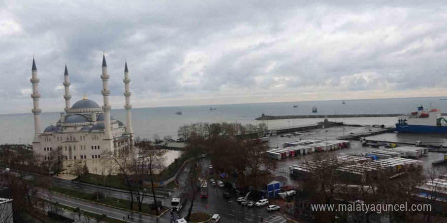 Zonguldak Limanı sarı renge boyandı