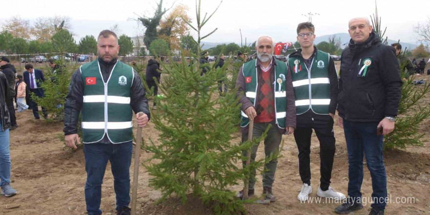 Zonguldak‘ta 23 bin 500 fidan toprakla buluşturuldu