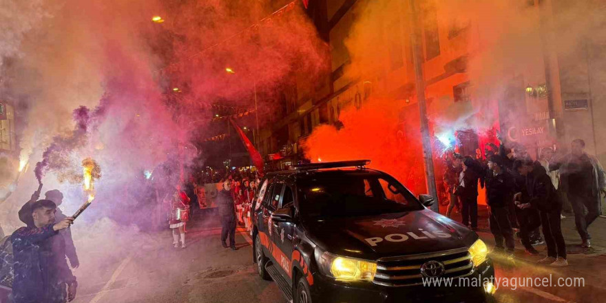 Zonguldak’ta 29 Ekim Cumhuriyet Bayramı’nda Fener Alayı düzenlendi