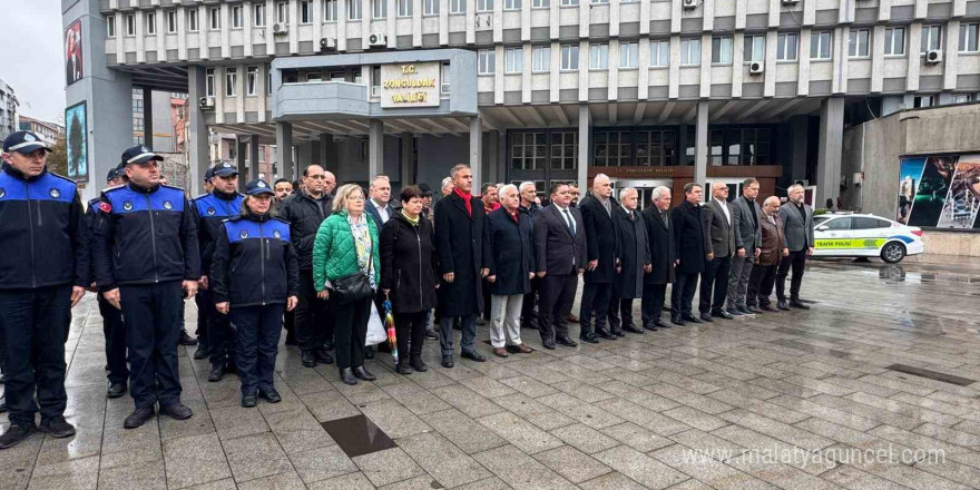 Zonguldak’ta Madenciler Günü dolayısıyla Valilik önünde tören düzenlendi